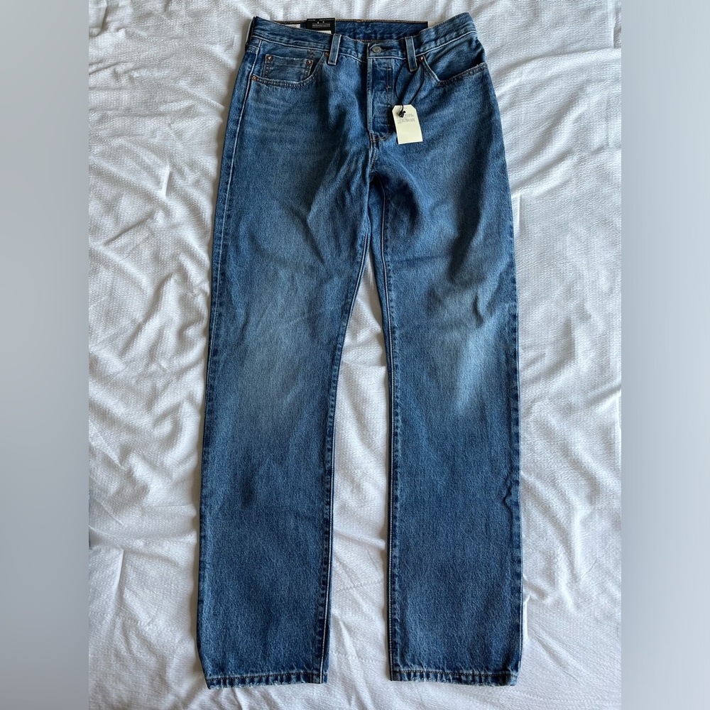 Women’s Levi 501 dark blue wash 29W 31L